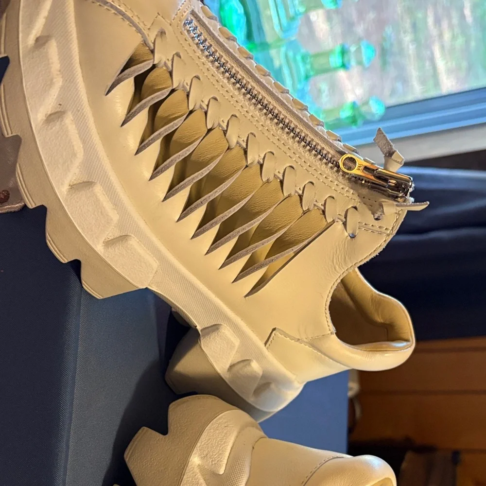 Stylish Cream Women's Shoes - Picture 2 of 7